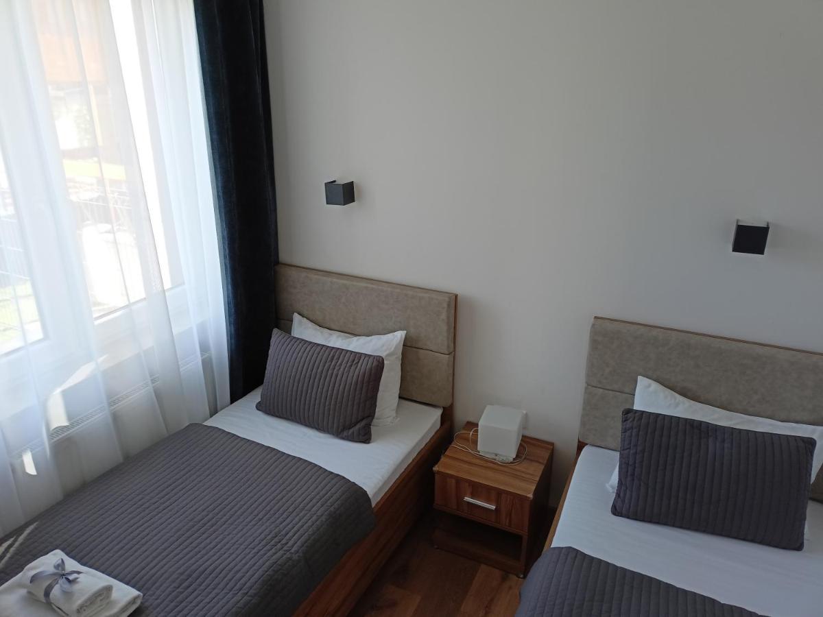 Marina Plaza Apartamenty 亚斯塔尔尼亚 外观 照片