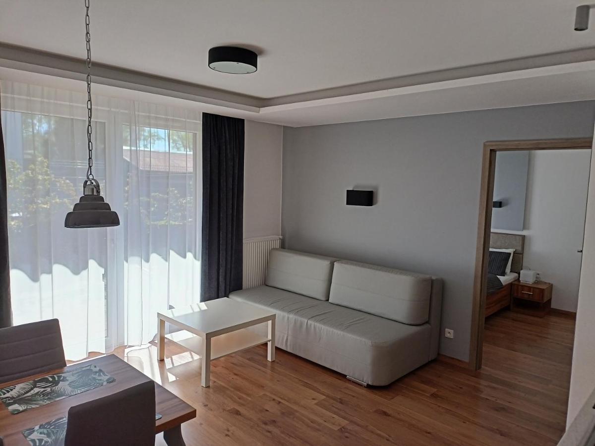 Marina Plaza Apartamenty 亚斯塔尔尼亚 外观 照片