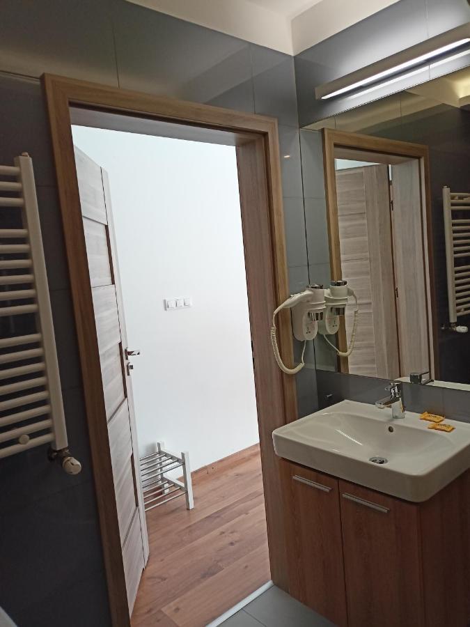 Marina Plaza Apartamenty 亚斯塔尔尼亚 外观 照片