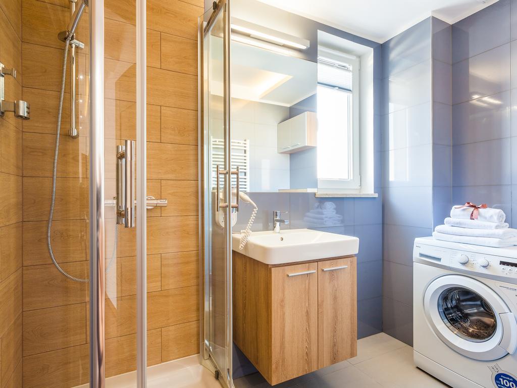 Marina Plaza Apartamenty 亚斯塔尔尼亚 外观 照片